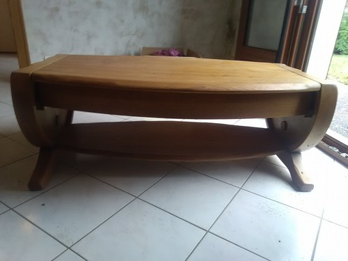 Table basse forme demi - basse,